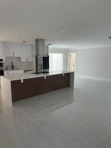2521 NE 45th Street, Lighthouse Point, FL 33064