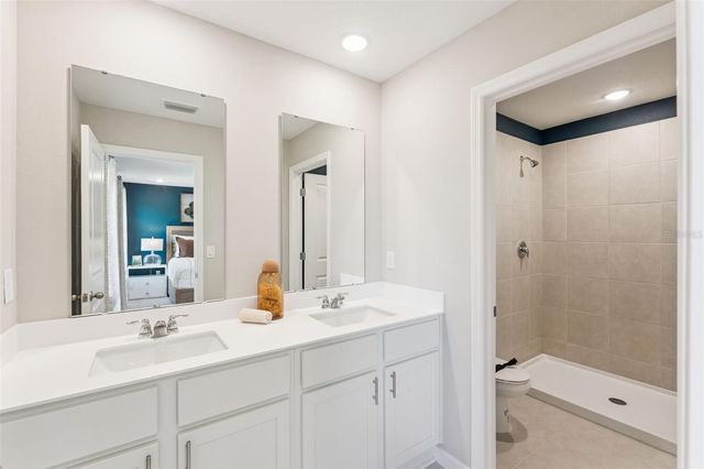 2302 RED PINE COURT, Eustis, FL 32726