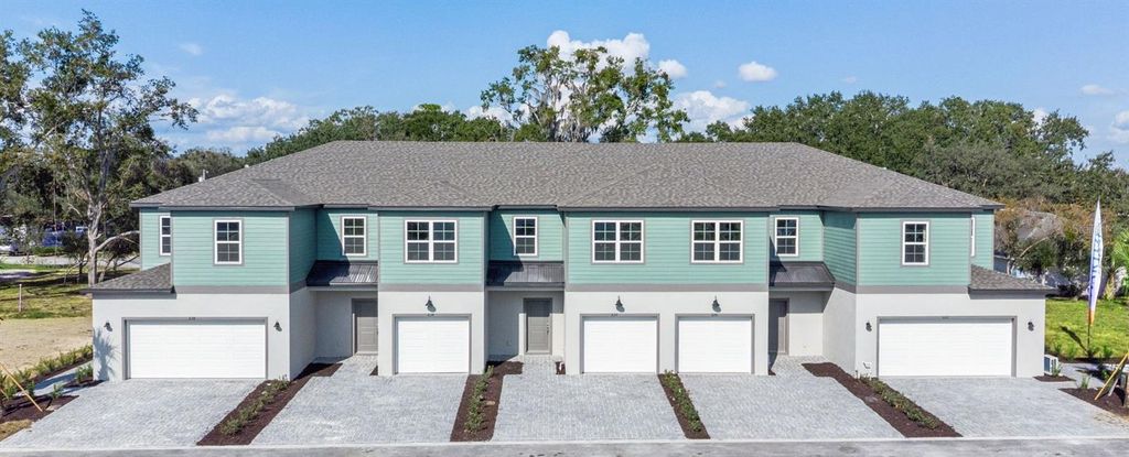 2302 RED PINE COURT, Eustis, FL 32726