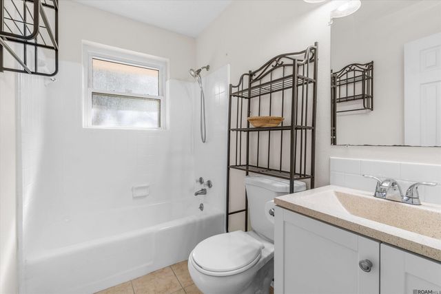 2706 S Magnolia Dr, Baker, LA 70714