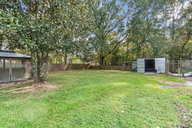 2706 S Magnolia Dr, Baker, LA 70714