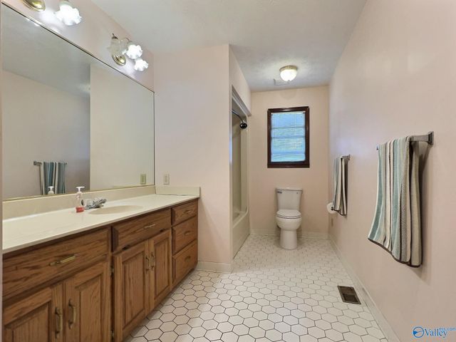 1200 Taylor Road, Glencoe, AL 35905