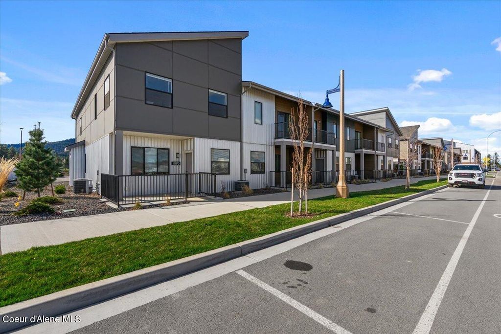 1090 E 4th Ave, Post Falls, ID 83854