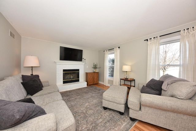 N57W24867 Clover DRIVE, Sussex, WI 53089