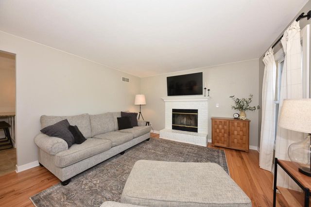 N57W24867 Clover DRIVE, Sussex, WI 53089