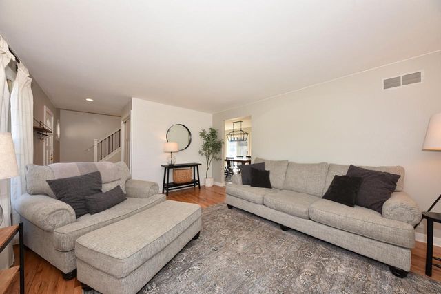 N57W24867 Clover DRIVE, Sussex, WI 53089