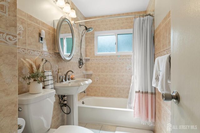 408 Richard Way, North Plainfield, NJ 07962