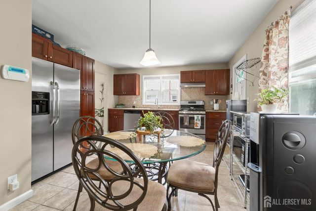 408 Richard Way, North Plainfield, NJ 07962