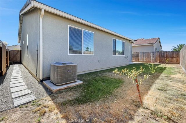 636 N Apricot, Fresno, CA 93727