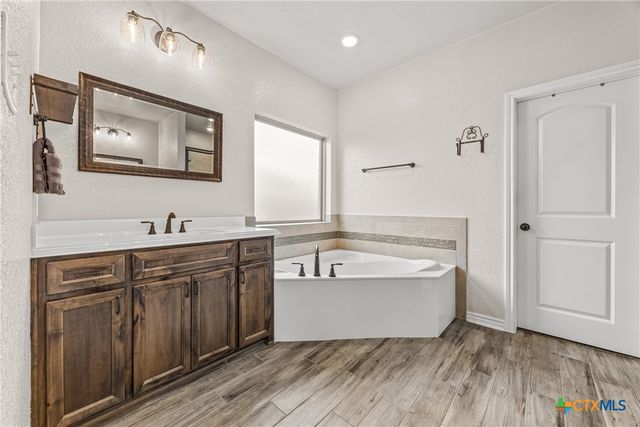 3424 Waggoner Drive, Belton, TX 76513