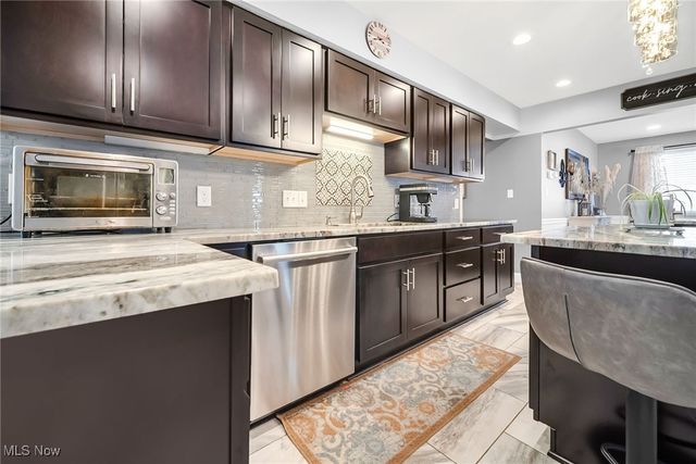 6862 Talbot Drive, Parma, OH 44129