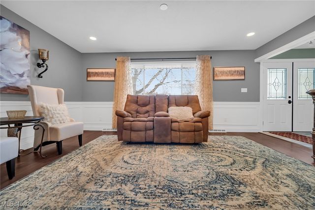 6862 Talbot Drive, Parma, OH 44129