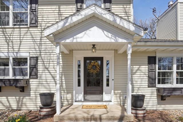 9416 Blackhawk Trail, Sauk City, WI 53583