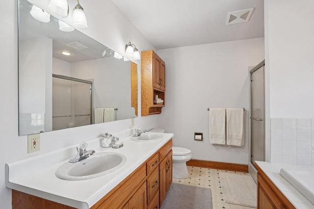 9416 Blackhawk Trail, Sauk City, WI 53583