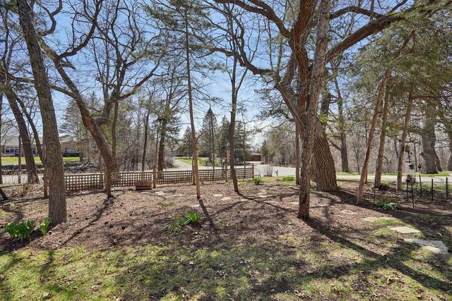 9416 Blackhawk Trail, Sauk City, WI 53583