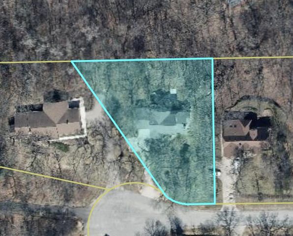 9416 Blackhawk Trail, Sauk City, WI 53583