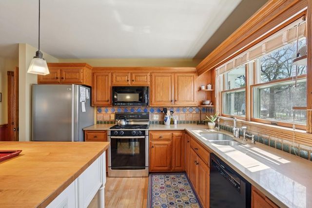 9416 Blackhawk Trail, Sauk City, WI 53583