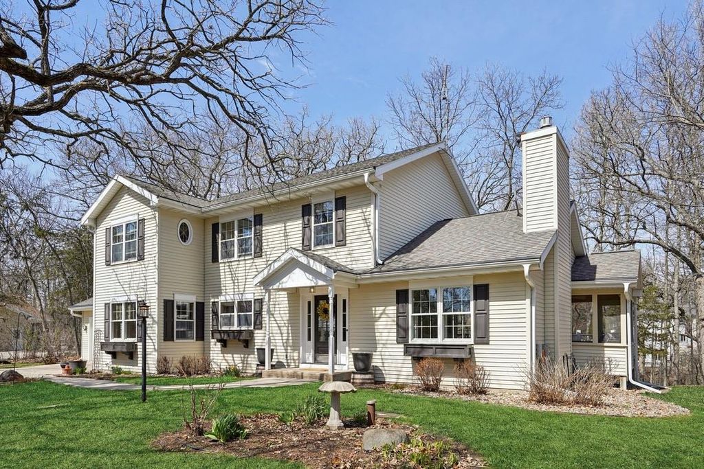 9416 Blackhawk Trail, Sauk City, WI 53583
