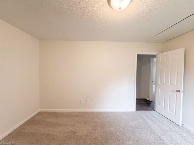 1001 Kingstree Ridge Drive, Winston-salem, NC 27127