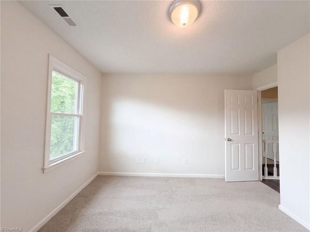 1001 Kingstree Ridge Drive, Winston-salem, NC 27127