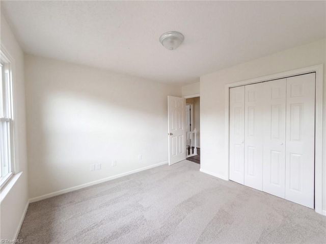 1001 Kingstree Ridge Drive, Winston-salem, NC 27127