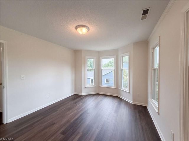 1001 Kingstree Ridge Drive, Winston-salem, NC 27127