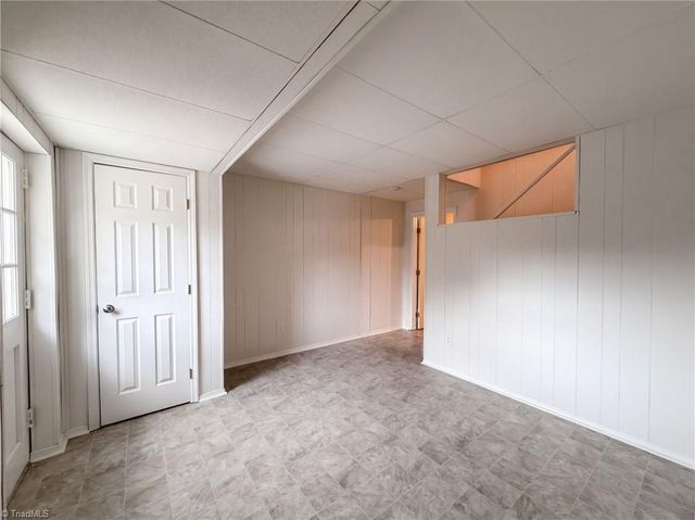 1001 Kingstree Ridge Drive, Winston-salem, NC 27127