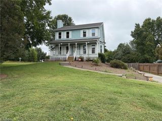 1001 Kingstree Ridge Drive, Winston-salem, NC 27127