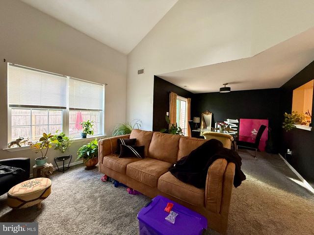 33 ADAMS AVE, Berlin, NJ 08009