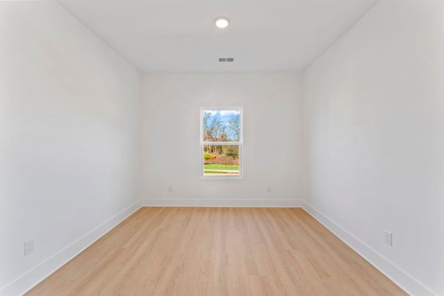 301 Brandi Ln, Gallatin, TN 37066