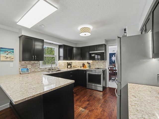 16118 Harbor View Drive, Spring Lake, MI 49456