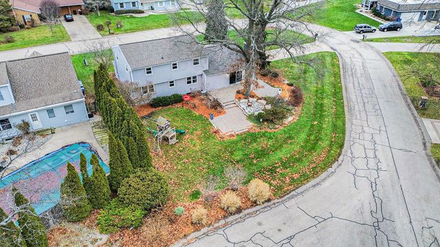 16118 Harbor View Drive, Spring Lake, MI 49456