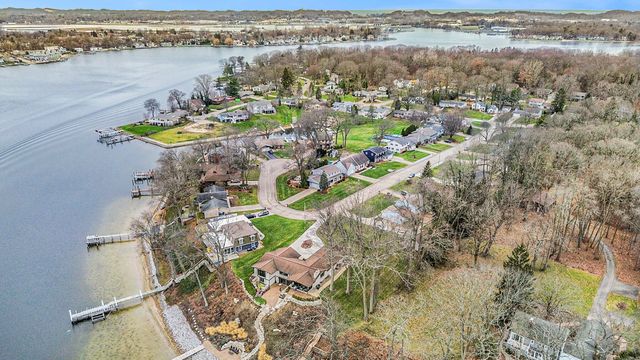 16118 Harbor View Drive, Spring Lake, MI 49456