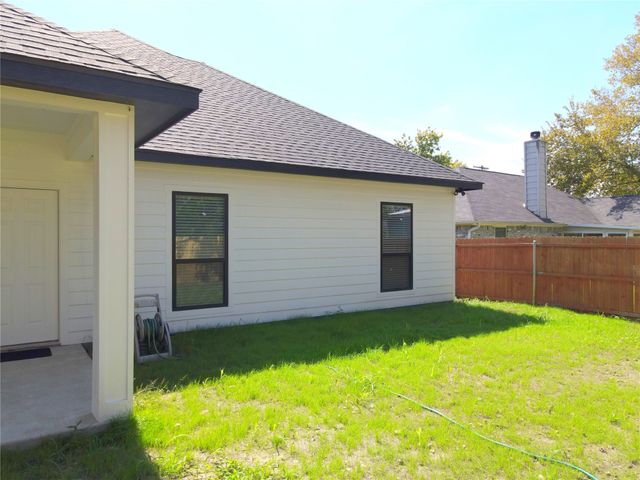 706 E 11th Avenue, Corsicana, TX 75110