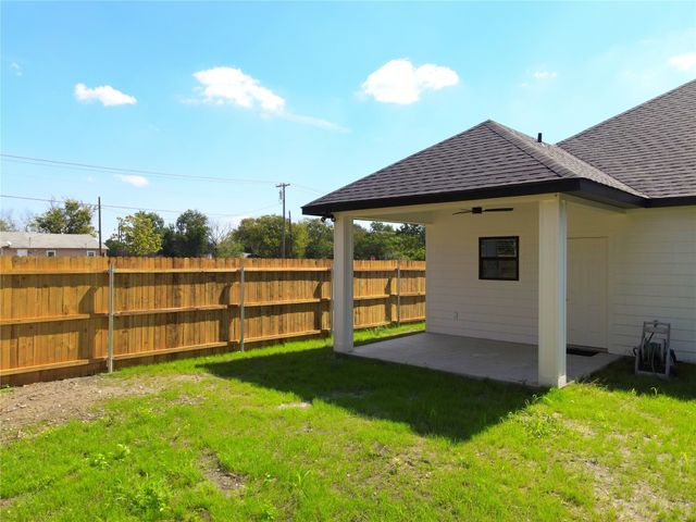 706 E 11th Avenue, Corsicana, TX 75110