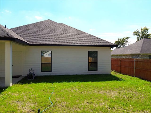 706 E 11th Avenue, Corsicana, TX 75110