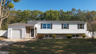 16 VILLA DR, Berlin, NJ 08009