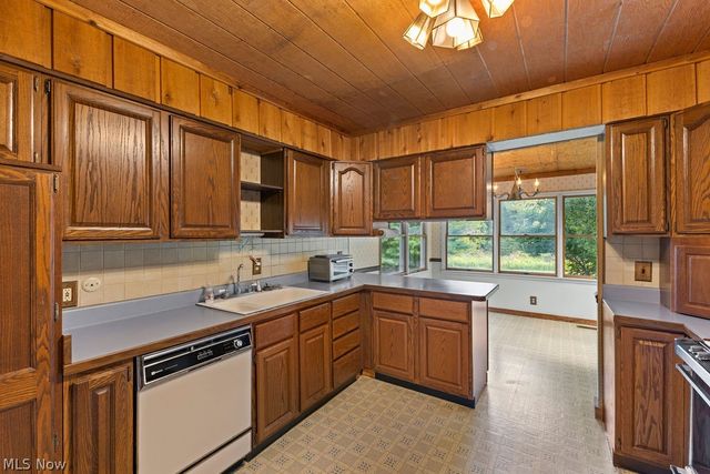 7734 Seasons Road, Kent, OH 44240
