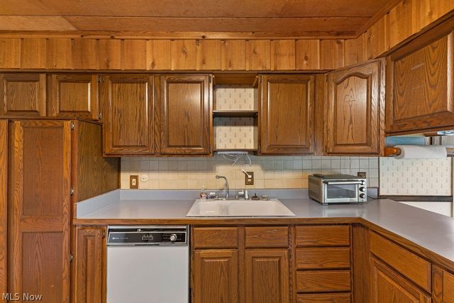 7734 Seasons Road, Kent, OH 44240