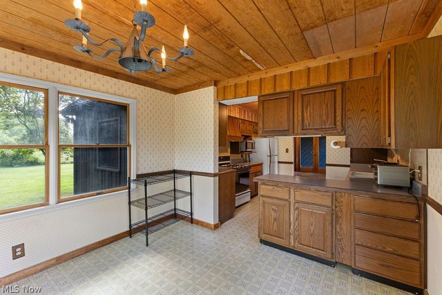 7734 Seasons Road, Kent, OH 44240