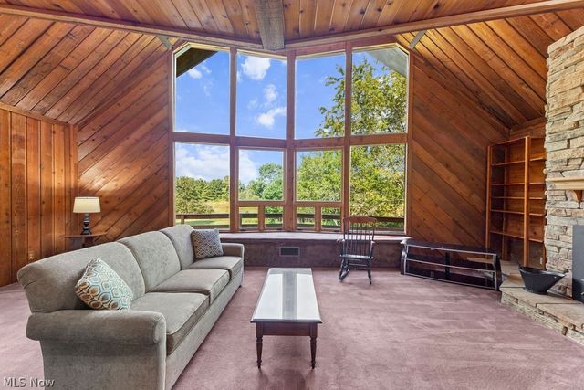 7734 Seasons Road, Kent, OH 44240