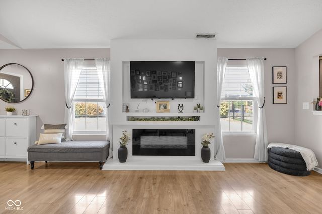 3711 White Cliff Way, Whitestown, IN 46075