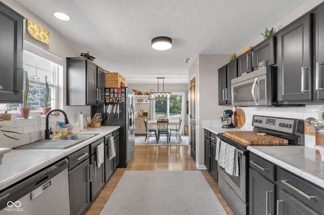 3711 White Cliff Way, Whitestown, IN 46075