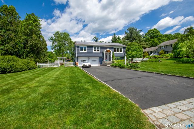 11 Crestwood Drive, Easton, CT 06612