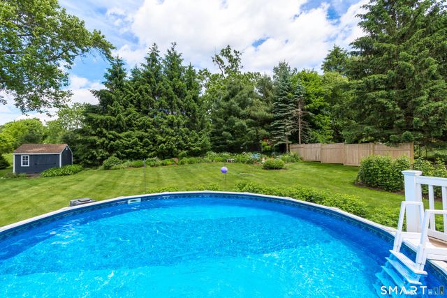 11 Crestwood Drive, Easton, CT 06612
