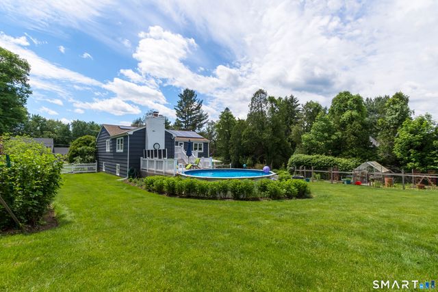 11 Crestwood Drive, Easton, CT 06612