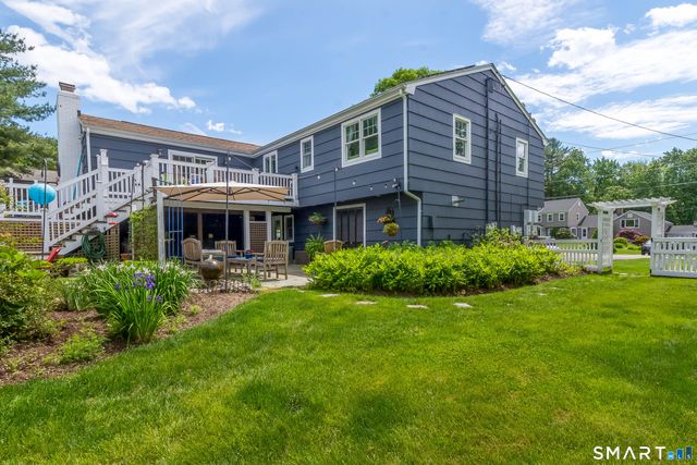11 Crestwood Drive, Easton, CT 06612