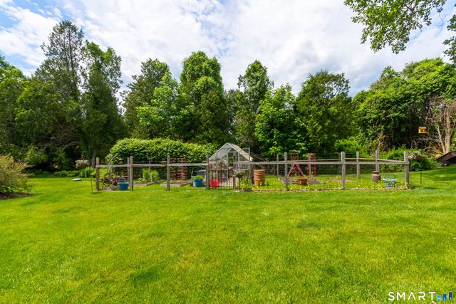11 Crestwood Drive, Easton, CT 06612