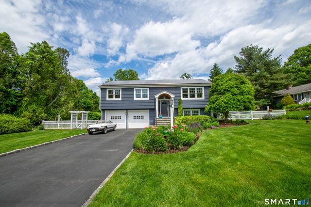 11 Crestwood Drive, Easton, CT 06612