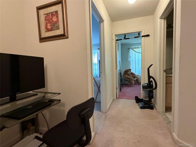 9 Jordan Lane, Middletown, NY 10940